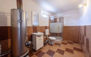 Casa cu teren generos si gradina spectaculoasa – Comuna Cuca, Arges! - Poză 13
