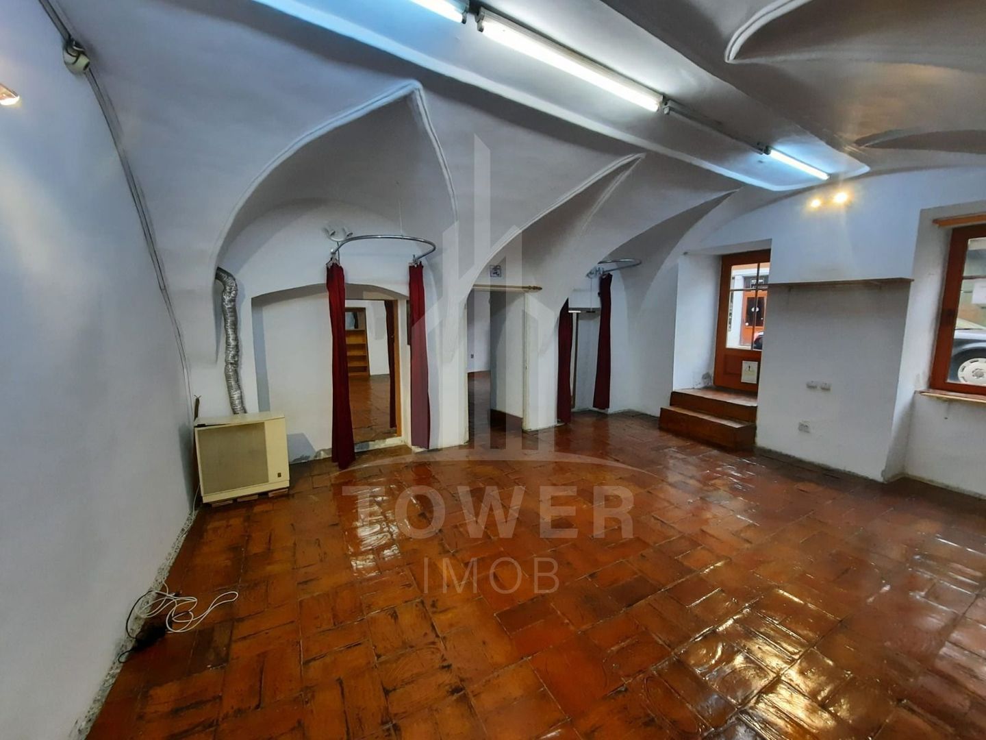 De închiriat spațiu comercial – zonă centrală - Poză 2