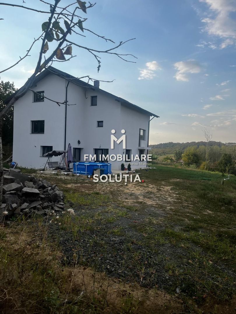 Casă/pensiune spațioasă în Berchez, Maramureș! - Poză 10