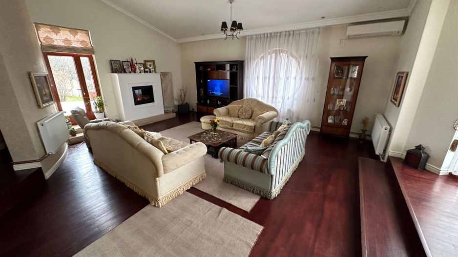 Casa la artera pretabilă Clinica medicala / birouri - Poză 32