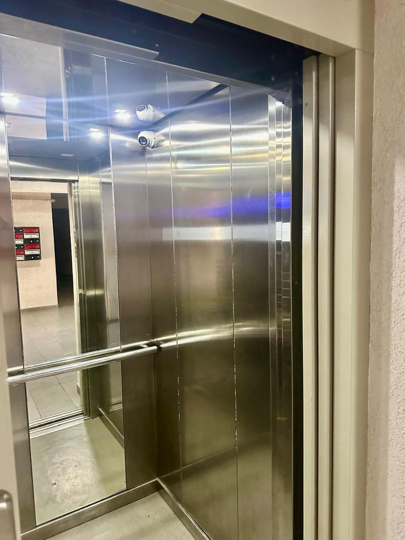Apartament 2 camere,suprafata generoasa,mobilat si utilat,loc parcare subteran - Poză 15