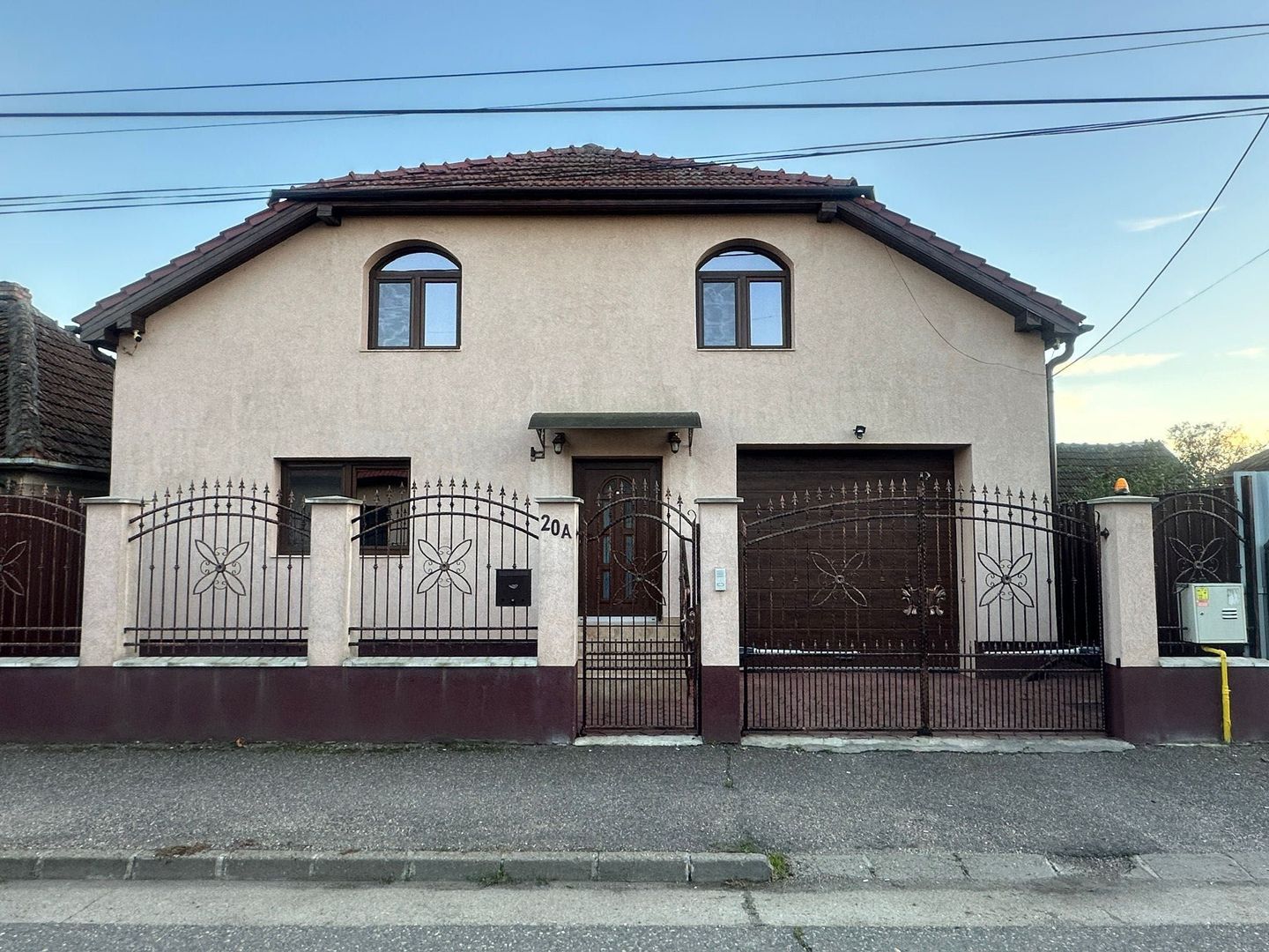 Casa de vanzare ! - Poză 1