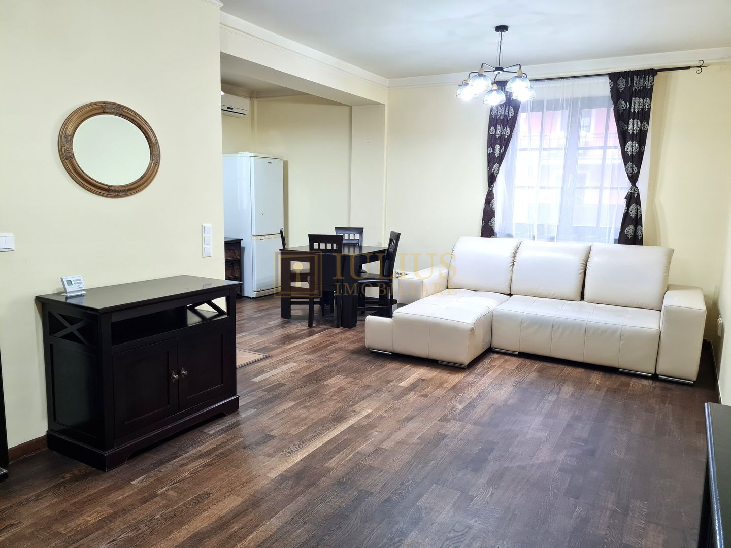 Apartament in Zona Ronat-Mehala, disponibil de la 1 iulie - Poză 1