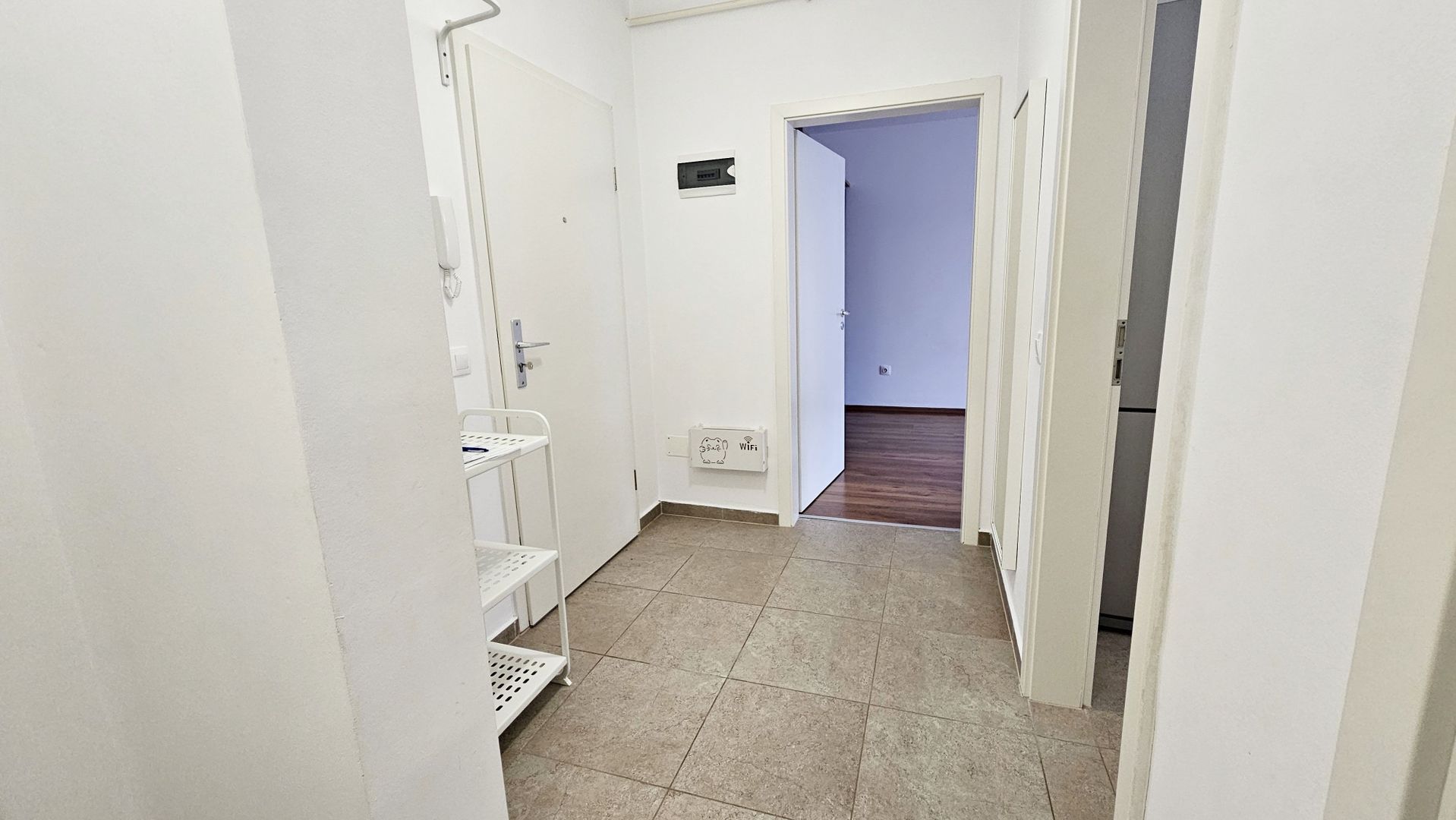 Avantgarden bloc nou, apartament mobilat, parcare,beci - Poză 11