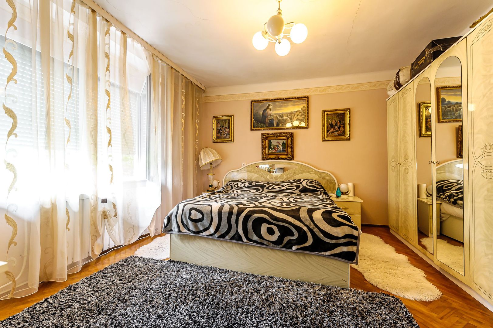 Casă cu teren de 1440 mp în Aradul Nou. Str Molidului. - Poză 2