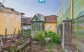 Casă în centrul localității Dezna, județul Arad - Poză 11