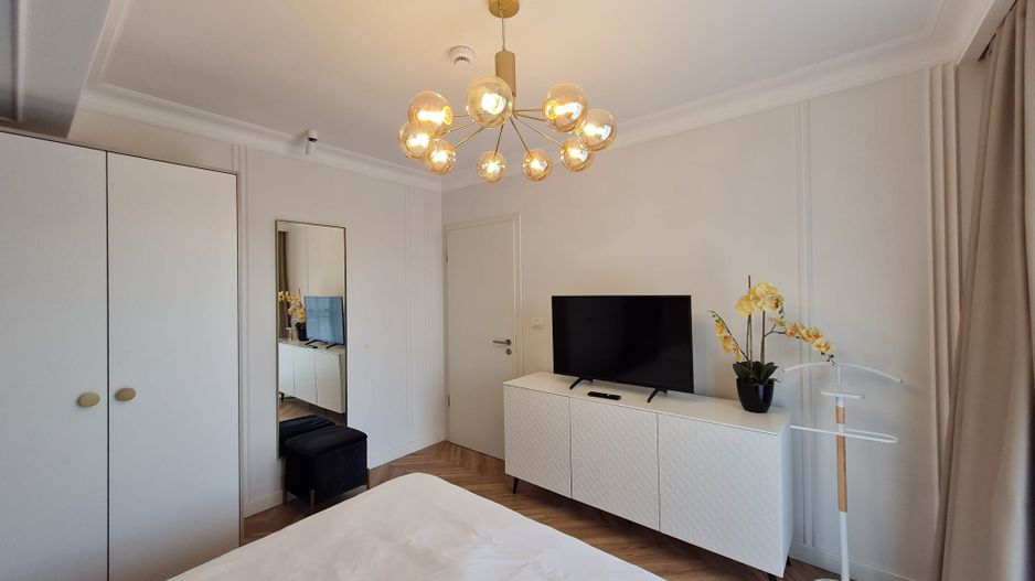 Elegantă și prestanță - Poză 17