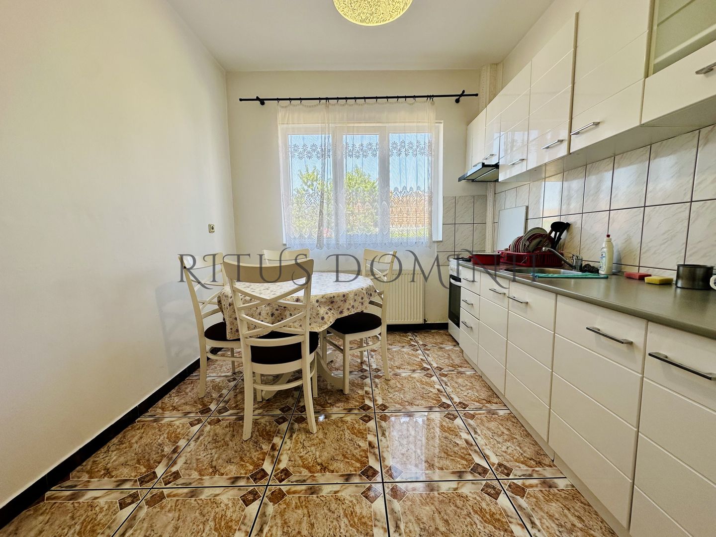 Apartament pentru 6 muncitori la Casa, Nufarul - Poză 9