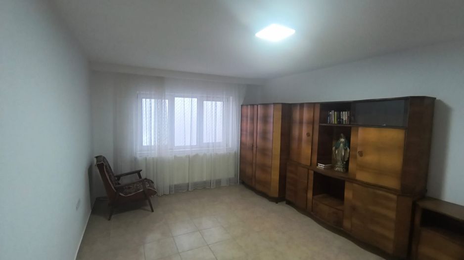 Apartament 2 camere de închiriat | Siret | 51 mp | Decomandat | Etaj 4 - Poză 2