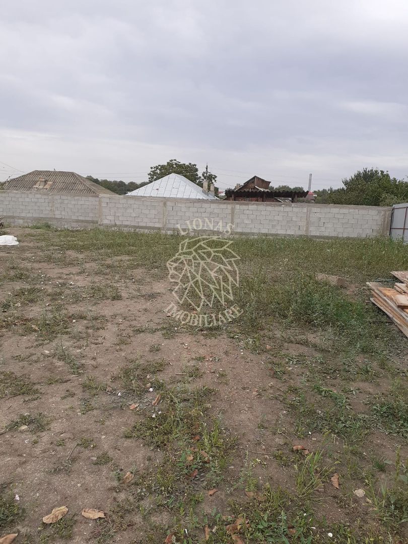 Teren amenajat 553 mp+Proiect casa si Garaj la rosu-Holboca - Poză 1