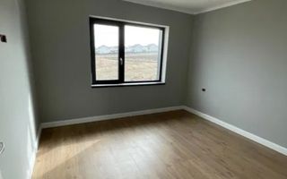 Ap 3 camere , decoamndat , etaj 1 , Zona Rediu. - Poză 5