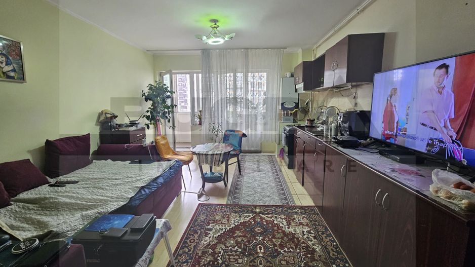Apartament cu 2 camere, 50 mp, etaj intermediar, parcare, zona Pertrom - Poză 1