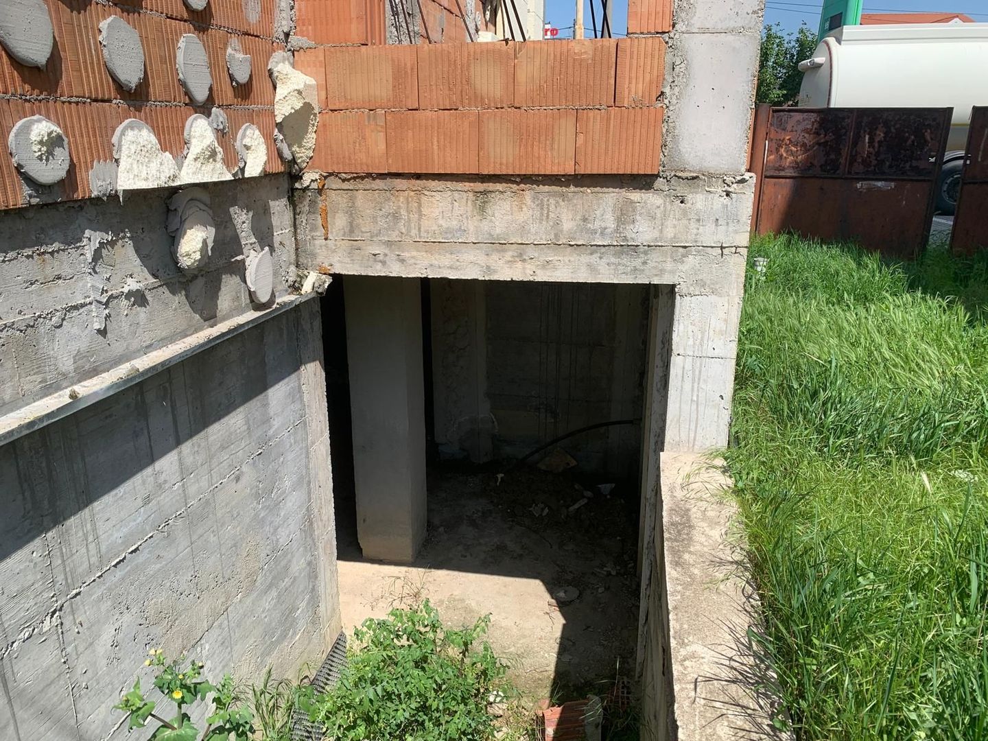 Imobil in constructie D+P+2E pe Rebreanu - Poză 12