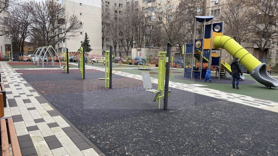 Apartament 4 camere de închiriat, Panduri, prima închiriere, renovat - Poză 1