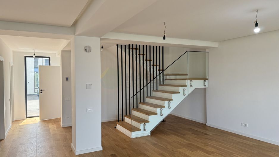Disponibila acum in zona Matei Millo | Vila moderna 5 camere - Poză 33