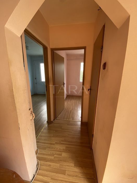 Apartament 3 camere de vanzare - Poză 2