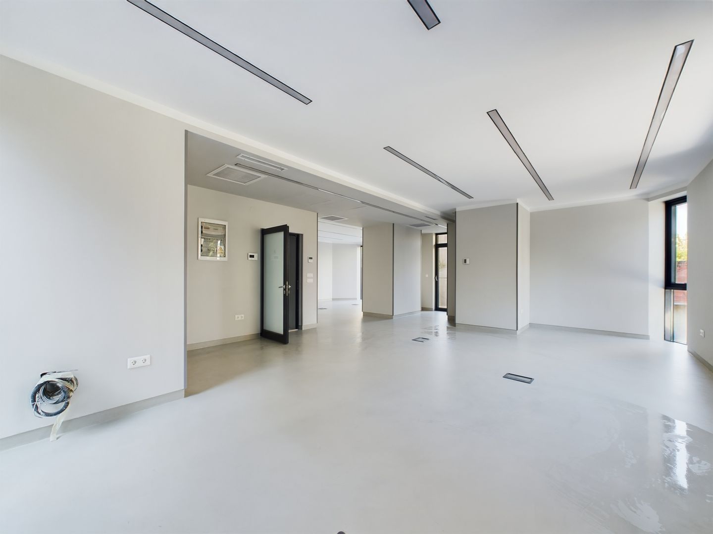 Oportunitate - Spatiu de birouri premium in Cladire Mixta Zona Decebal - Poză 15