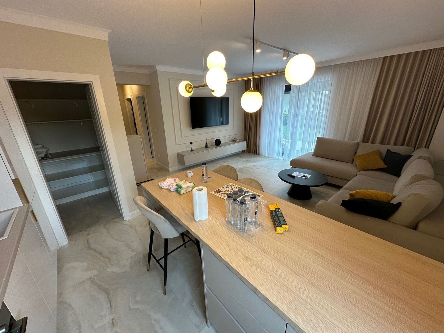 Apartment deosebit  se vinde complet mobilat - Poză 5