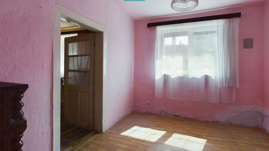 Casă cu 3 camere de vânzare în Bujac - Poză 5