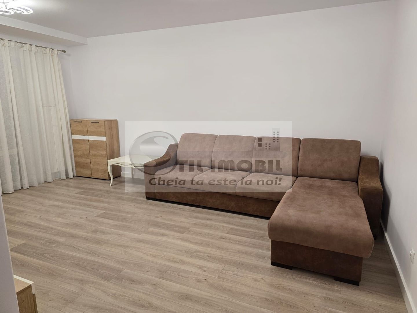 Apartament 2 camere decomandat mobilat Tudor-Grand Conest 155000 euro - Poză 2