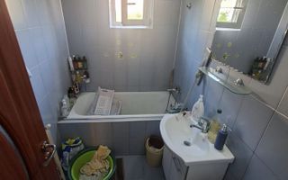 Apartament cu 3 camere, semidecomandat, zona Dacia, Iași - Poză 7