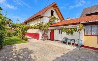 Casa traditionala, 3 camere, la asfalt, 1685 mp teren, Ciugud - Poză 2