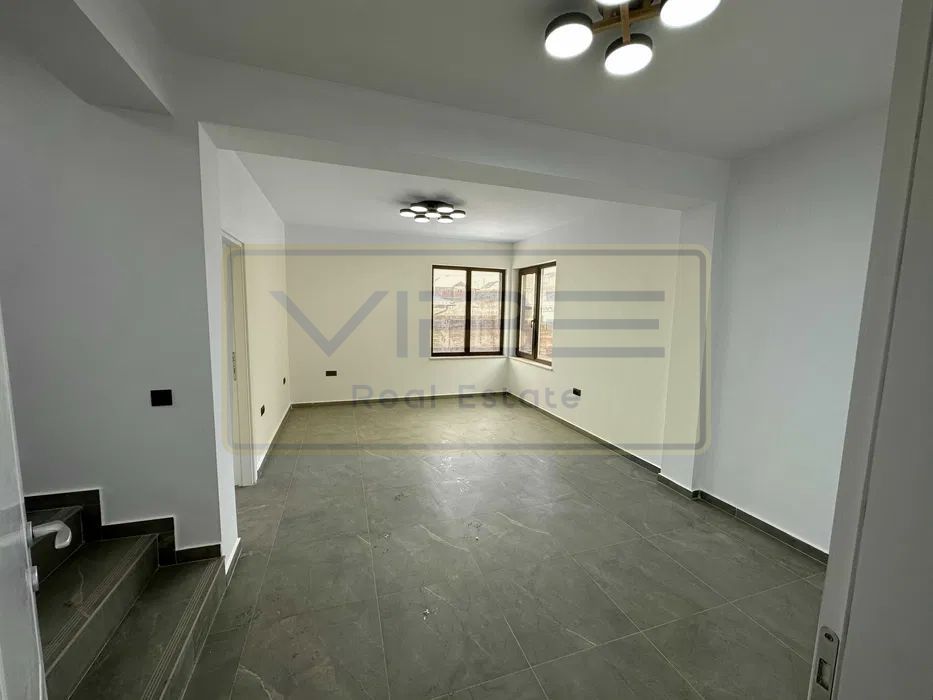 Vila Bucium Lidl-  PRETABILA BIROU/ LOCUINTA ! - Poză 3