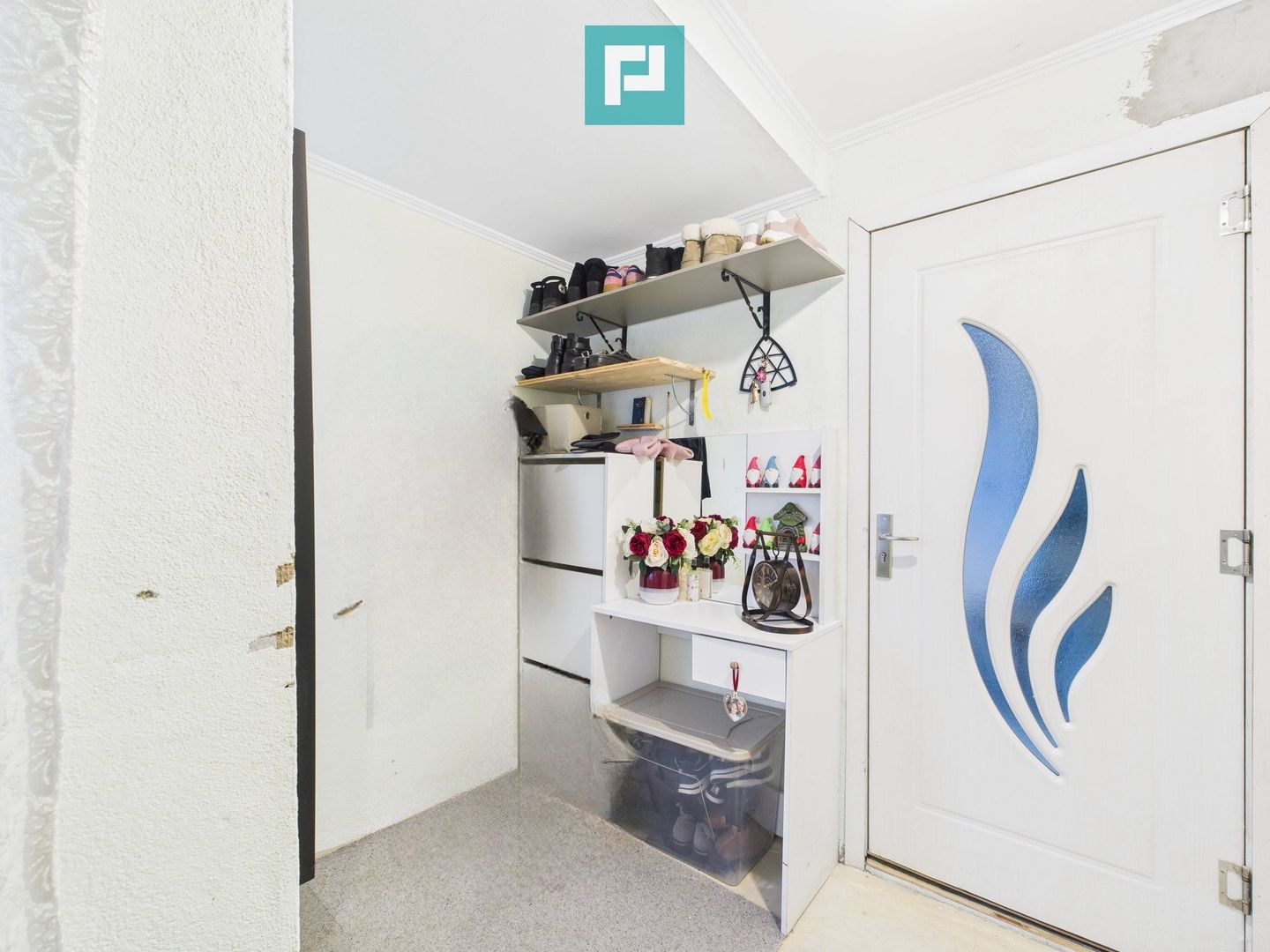 Casă complet renovată în Orțișoara. - Poză 12