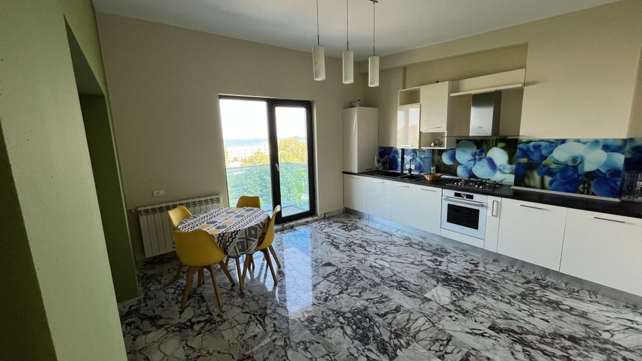 Penthouse cu Vedere Panoramica în Mamaia 295mp Utili și 47mp Terasă Parcare - Poză 8