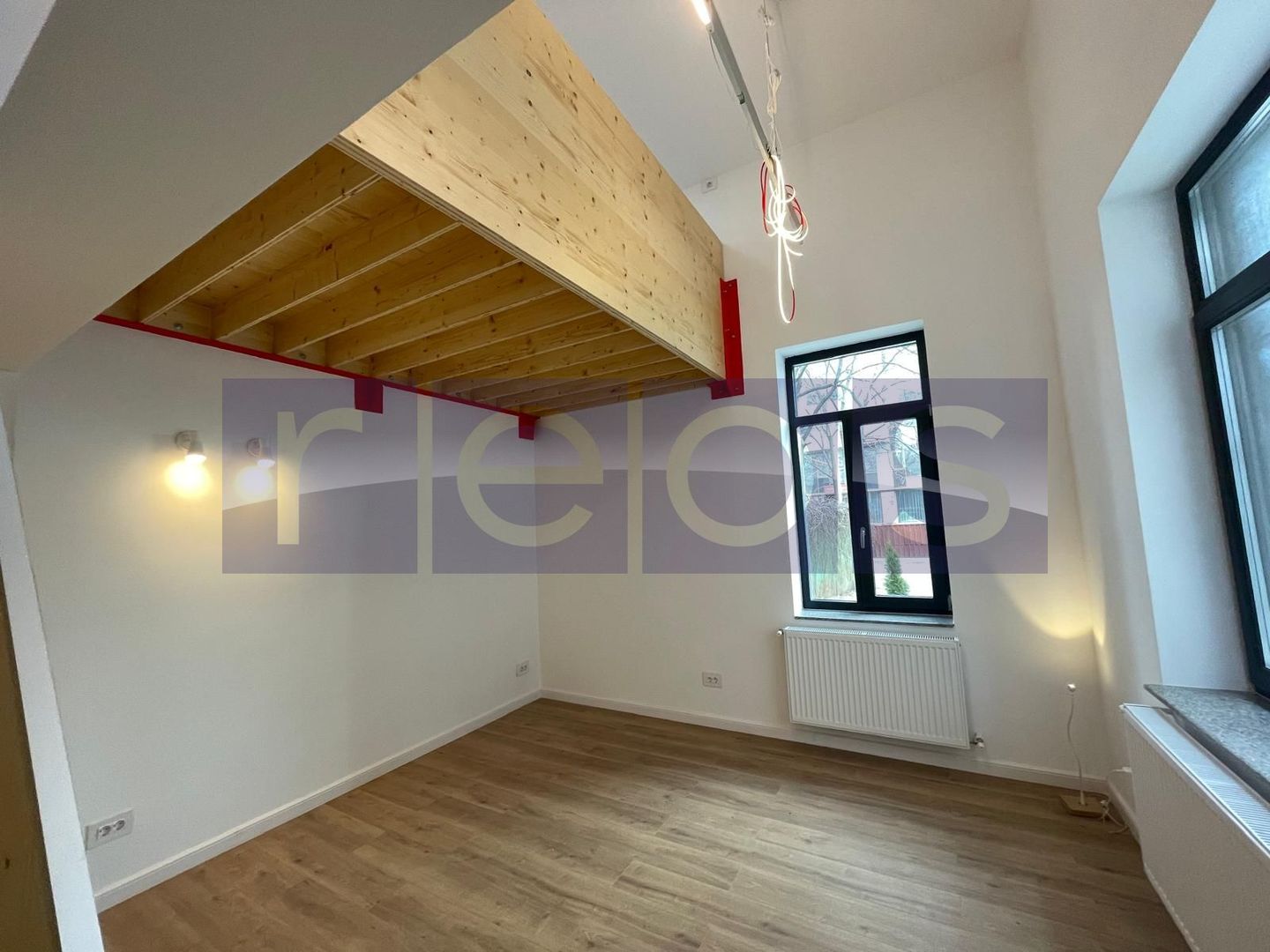 VANZARE CASUTA INTERBELICA RENOVATA DESIGN CONTEMPORAN 107MP MOSILOR FOISOR - Poză 2