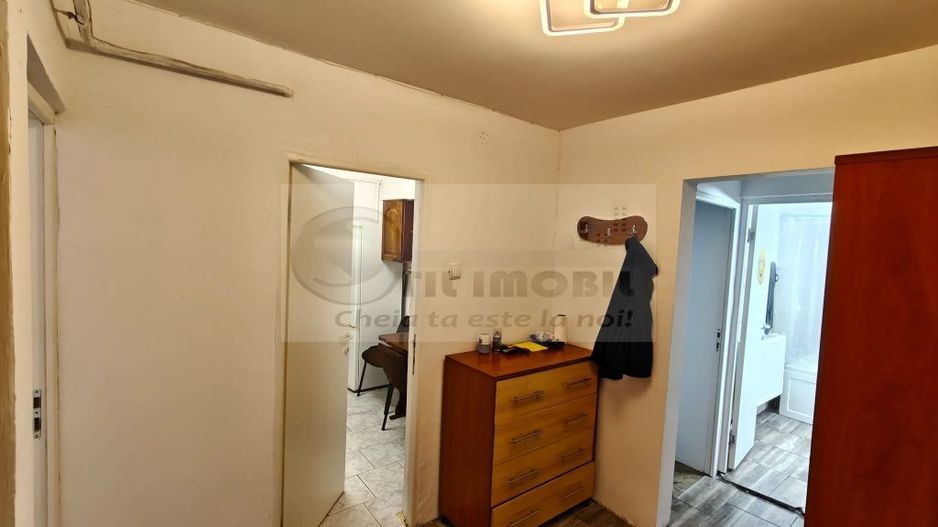 Apartament 2 camere decomandat - 56 mp - Nicolina - 400€ - Poză 3