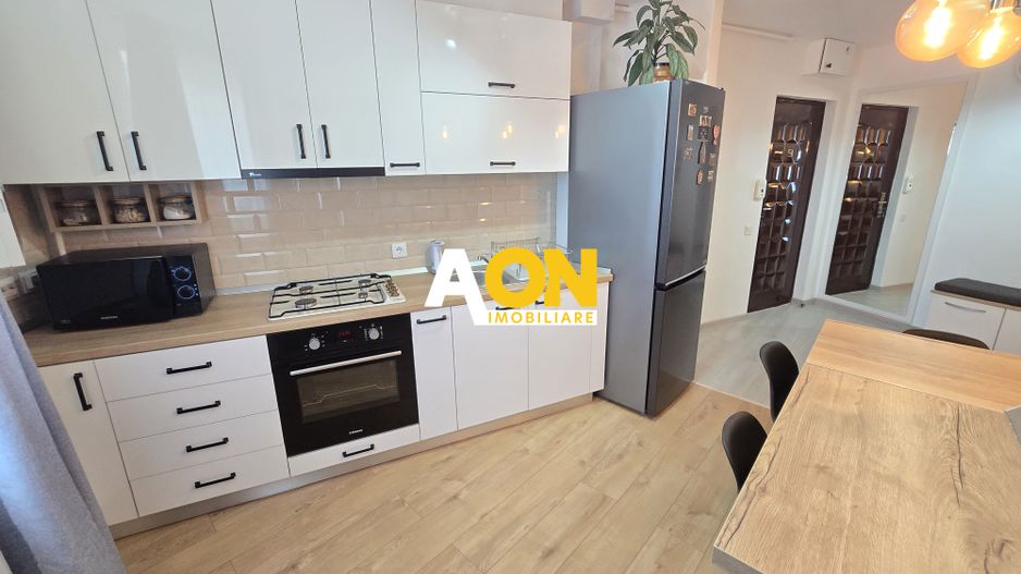 Apartament 2 Camere Decomandat Cetate, Complet Renovat si Mobilat - Poză 1