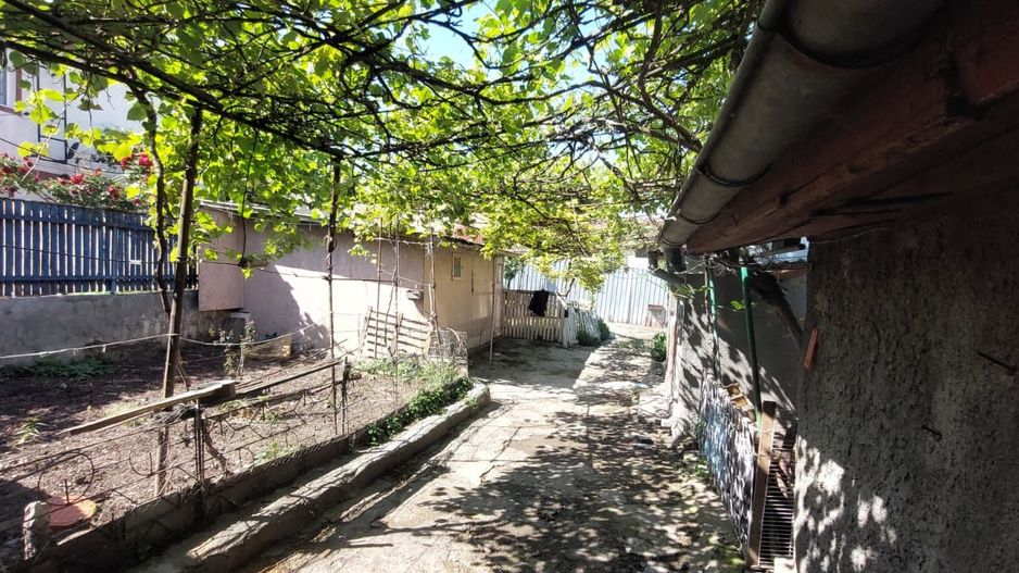 Teren de vanzare 300mp toate utilitatile - Poză 2