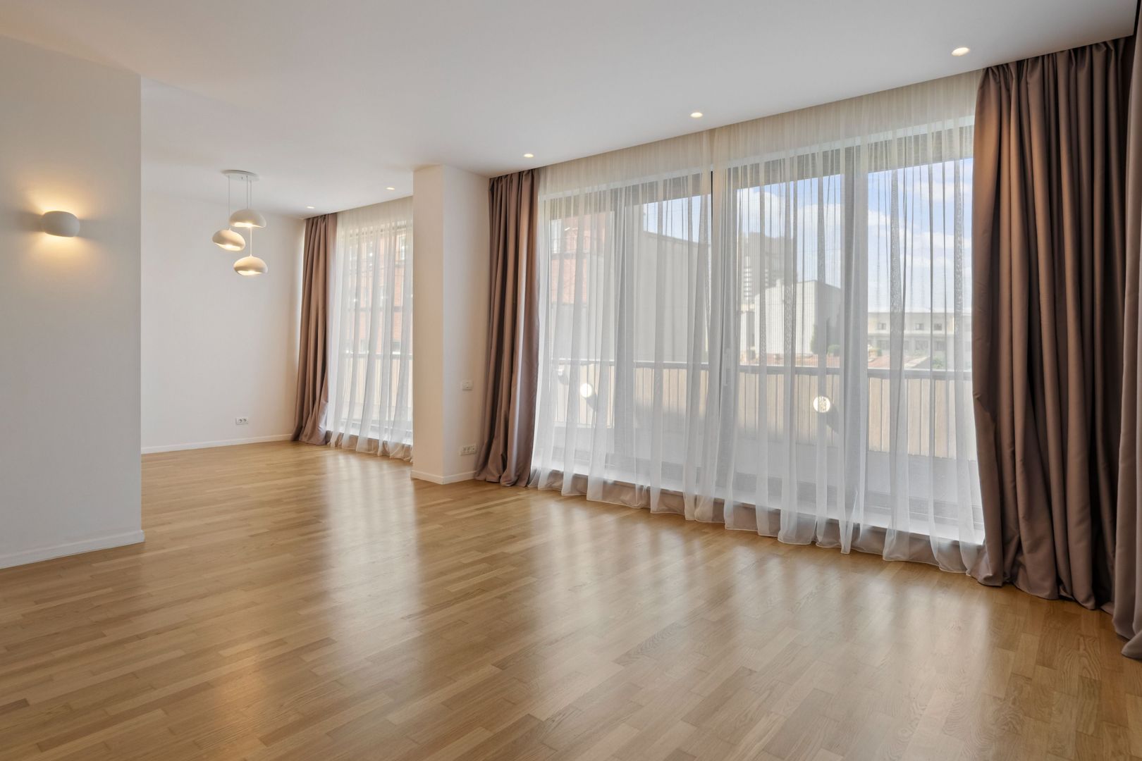 Duplex premium 174 mp cu terasa 54 mp | Universitate | parcare subterana - Poză 1