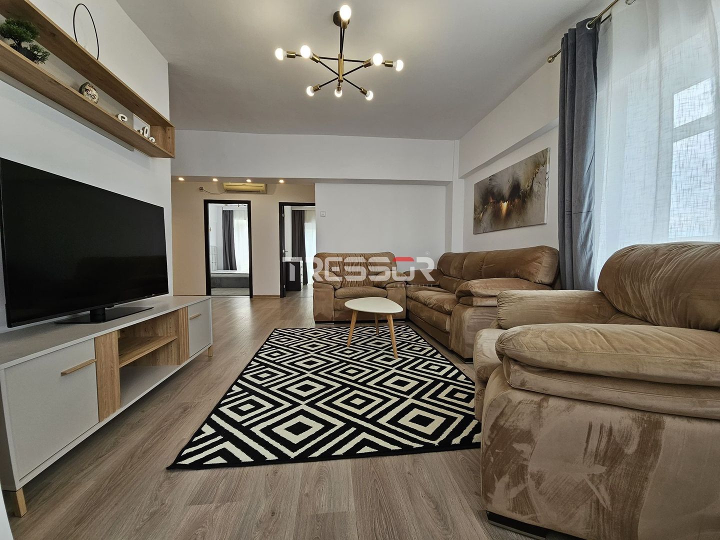 Apartament 4 camere decomandat, vedere panoramică, zona Dacia - Poză 1