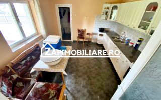 Ungheni - Casa 5 camere, 240mp, teren 1390mp, - Poză 8