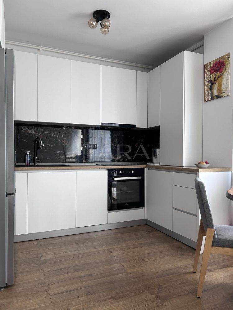 Apartament 2 camere + living cu bucătărie, zona Metro - Poză 1