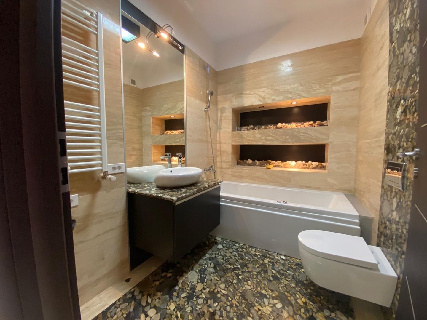 APARTAMENT PENTRU INVESTITORI I PIATA DOROBANTI - Poză 9