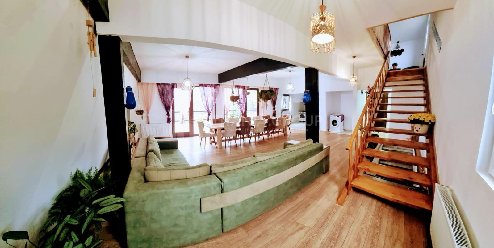 INVESTITIE Vila moderna + vila la rosu, teren 1480 padure - Poză 24