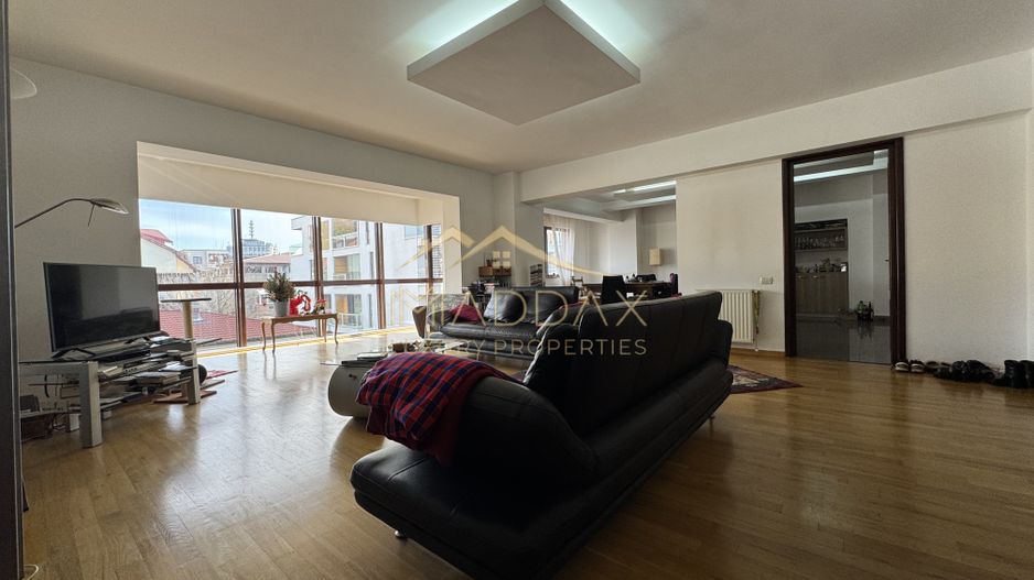 Apartament Elegant de Închiriat – 5 Camere/ 3 Băi, *Arcul de Triumf* - Poză 13