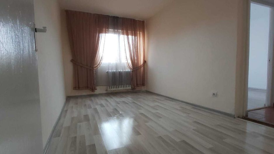 Apartament de vanzare, 2 camere, balcon inchis, 45 mp utili, Sebes - Poză 1