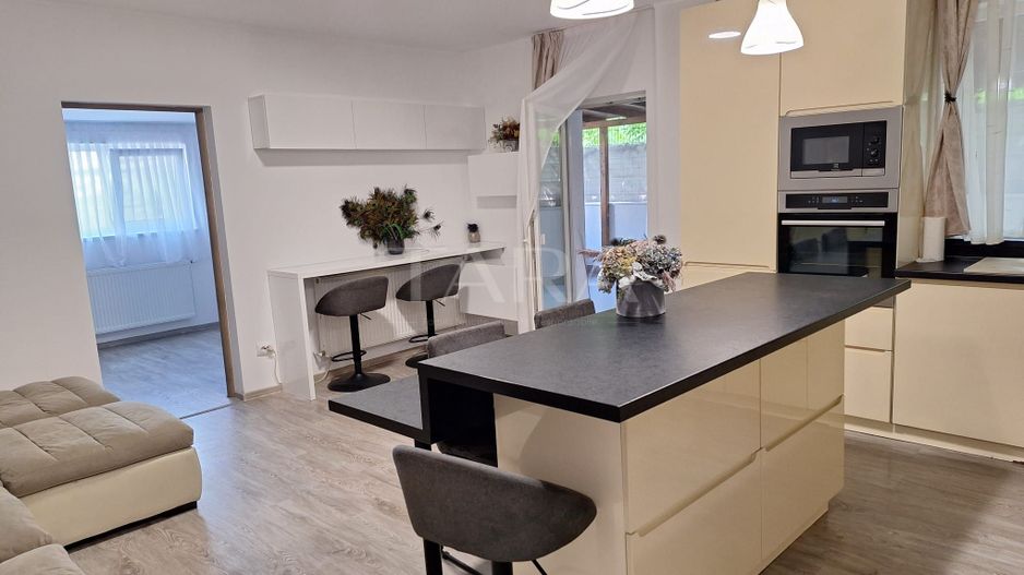Apartament cu 4 Camere, Europa,  Parcare Subterană. - Poză 2