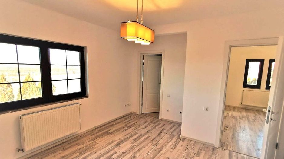 Corbeanca, inchiriez vila stil american, cu semineu si panouri solare - Poză 2