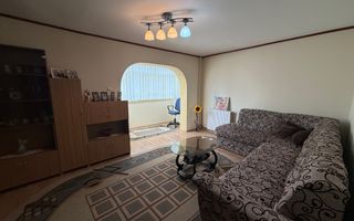 3 decomandate, etaj 2/4, centrala termica, Rovine - 157 000 Euro - Poză 2