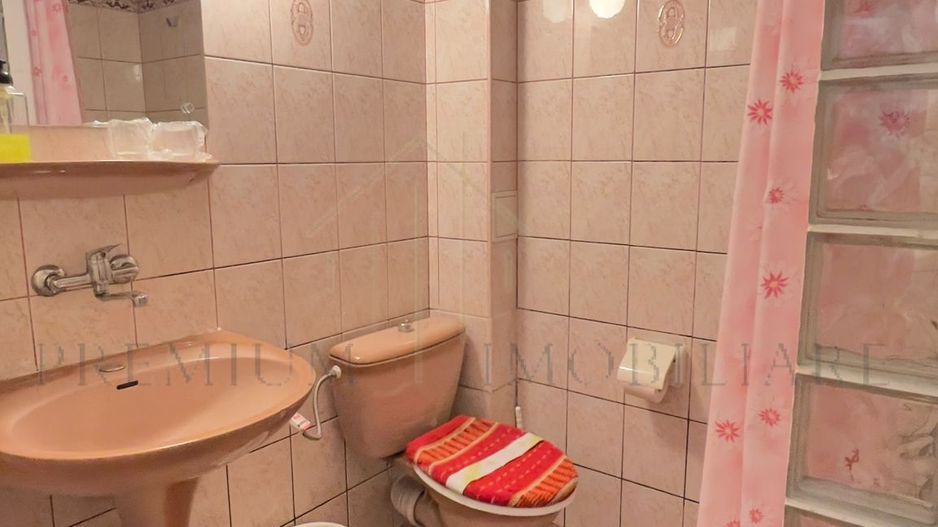 Hotel / Pensiune de vânzare în Central, Slanic-Moldova - Poză 15