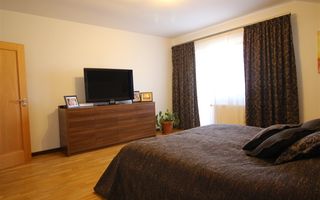 Casă / Vilă cu 5 camere de vânzare în zona Dumbravita - Poză 14