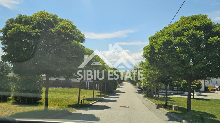 Casa pe parter, cu priveliste panoramica partial finisata - Poză 16