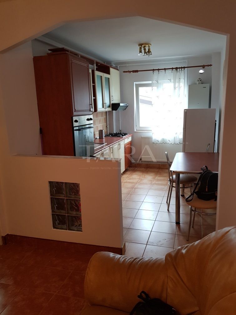 Apartament 2 camere decomandat – balcon generos, zonă Aurel Vlaicu. - Poză 3