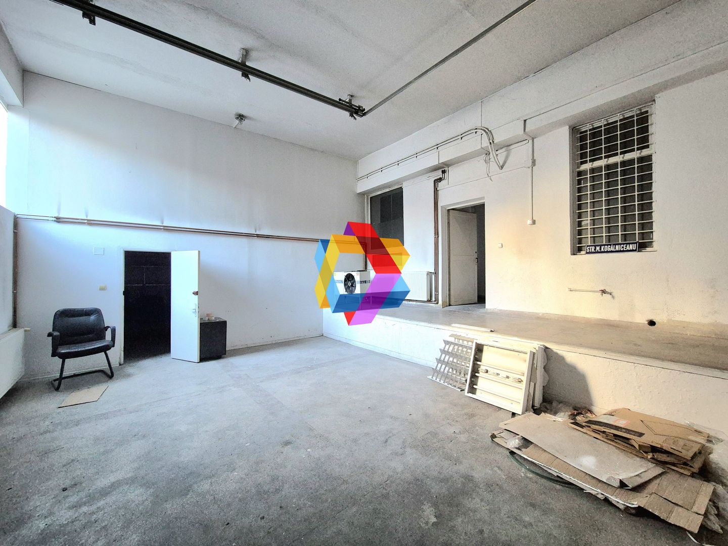 Spațiu comercial cu vad -  200 mp - Poză 10