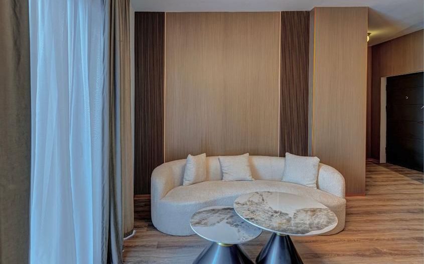 Apartament de vanzare 2 camere, balcon, etaj intermediar, Eroilor - Poză 3
